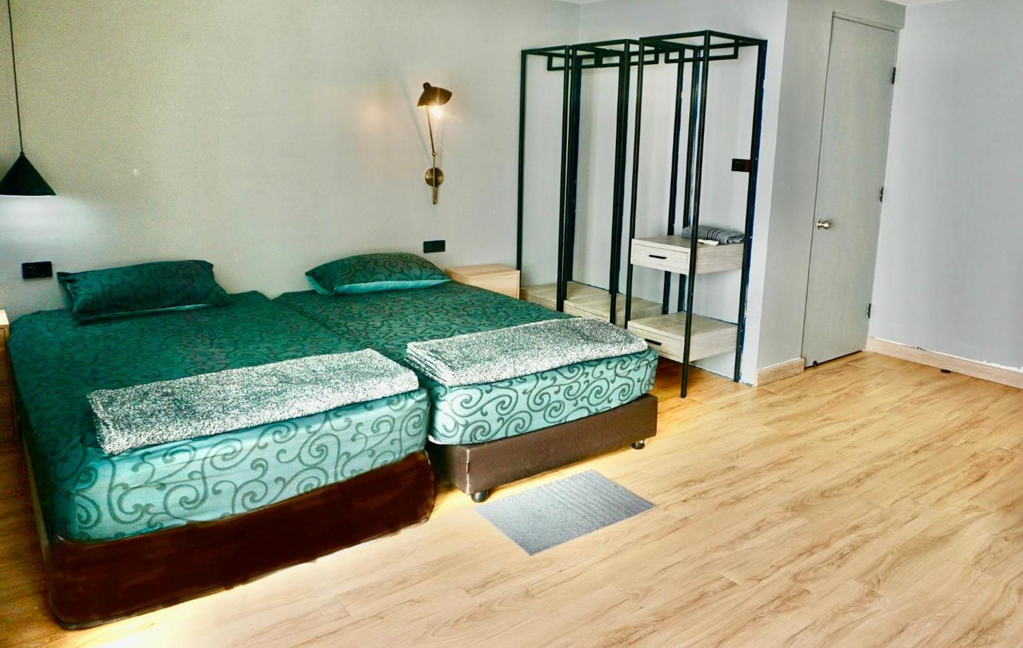 Silom Soi 3 Hash Apartment Hip And Funky With Rooftop View Bangkok Exterior foto